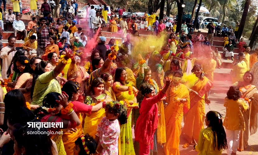 প্রকৃতির বসন্তকে গীত-নৃত্যে বরণ করল বোধন