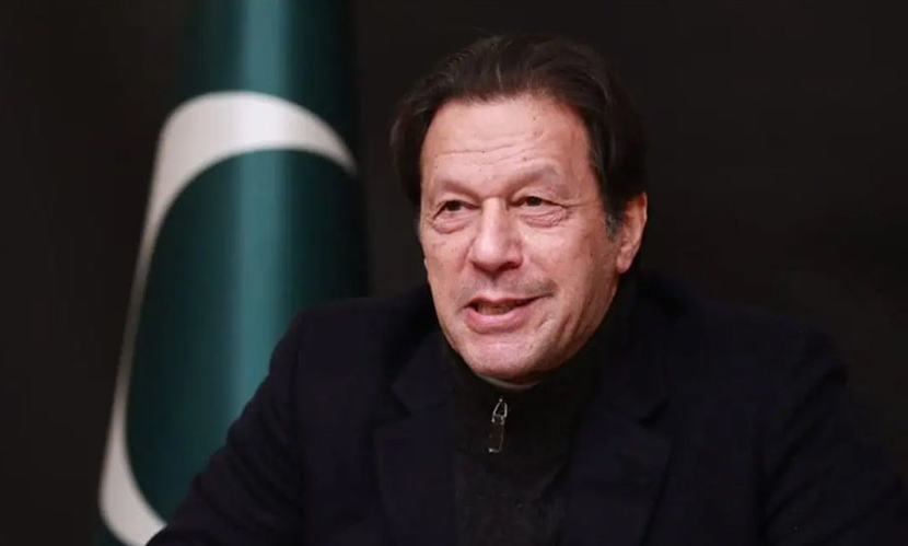 দৃষ্টিশক্তি হারাচ্ছেন ইমরান খান!