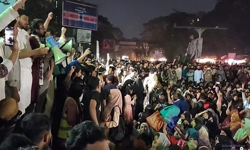 শাহবাগ ছাড়ল ইনকিলাব মঞ্চের নেতাকর্মীরা