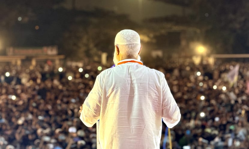 চট্টগ্রাম বন্দর স্কুল ও কলেজ মাঠে জামায়াতের নির্বাচনি জনসভায় বক্তব্য দিচ্ছেন দলের আমির ডা. শফিকুর রহমান। ছবি: সংগৃহীত