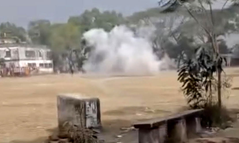 মুন্সীগঞ্জে ভোটকেন্দ্রে ককটেল বিস্ফোরণ