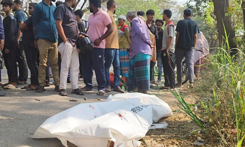 নাটোরে বাসের ধাক্কায় পানচাষি নিহত