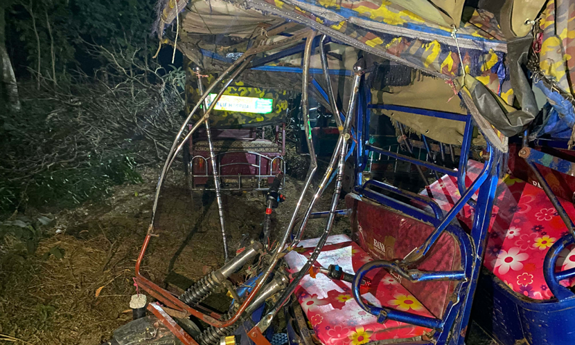 রোহিঙ্গা ক্যাম্প থেকে ফেরার পথে দুর্ঘটনার কবলে ওজিলের গাড়িবহর