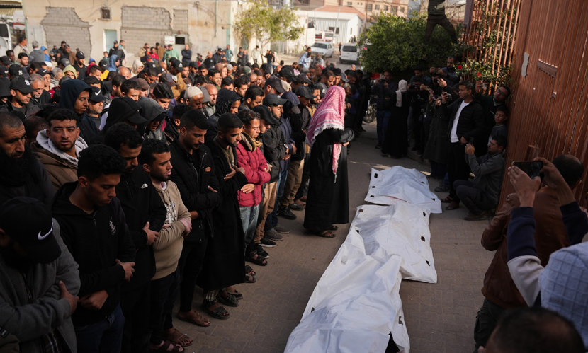 ইসরায়েলি বিমান হামলায় ১২ ফিলিস্তিনি নিহত