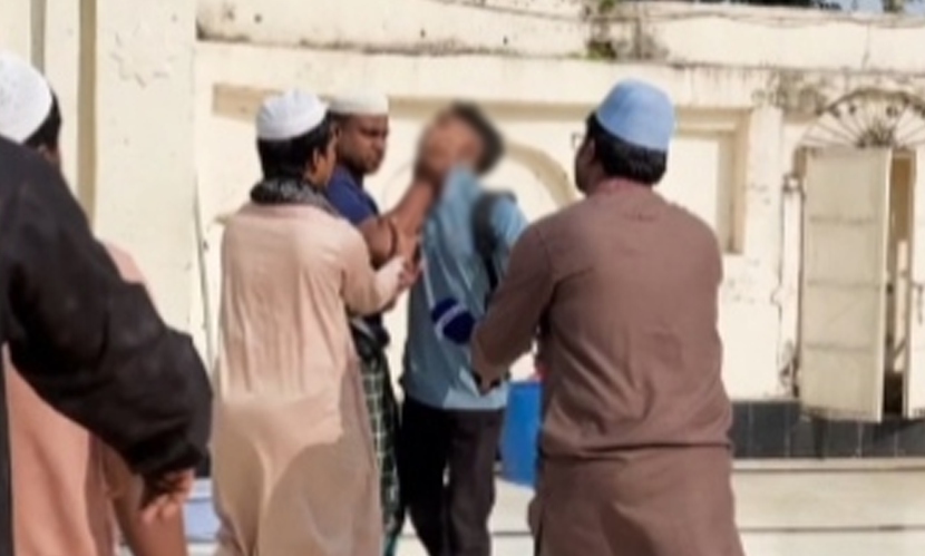 মসজিদের দানবাক্স খোলার ভিডিও সংগ্রহে গেলে সাংবাদিকদের ওপর হামলা