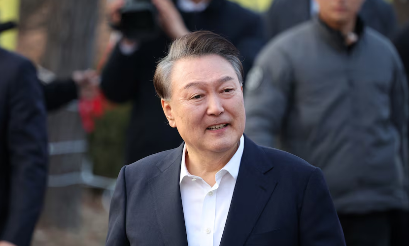 দ. কোরিয়ার সাবেক প্রেসিডেন্ট ইউন সুকের যাবজ্জীবন কারাদণ্ড