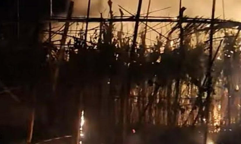 দুর্গাপুরে পানের বরজে আগুন