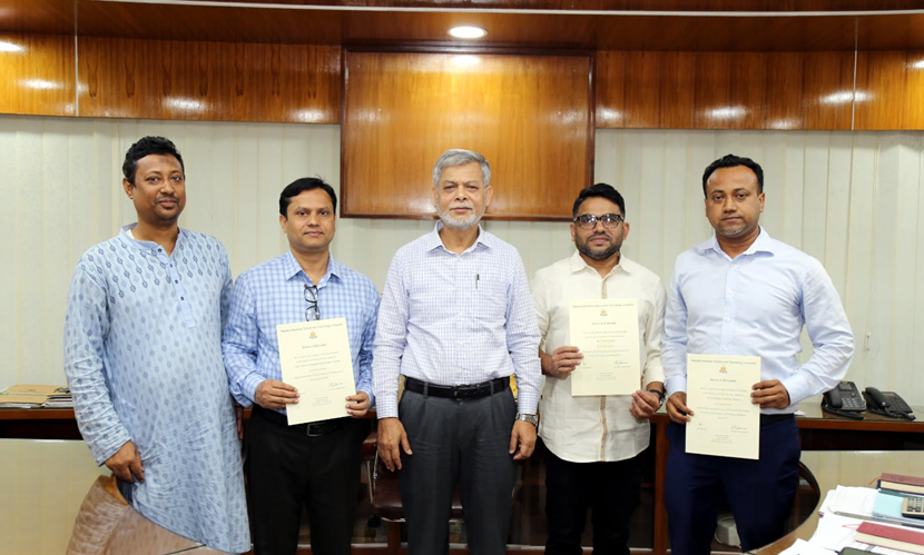 মাভাবিপ্রবির ৩ গবেষকের প্রথমবারের মতো পিএইচডি ডিগ্রি অর্জন