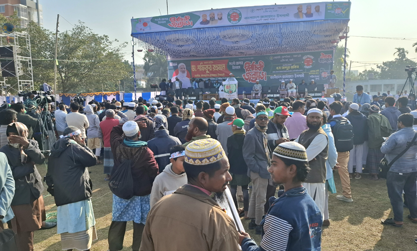 নওগাঁয় জামায়াতের জনসভাস্থলে জড়ো হচ্ছেন নেতাকর্মীরা