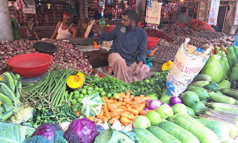 রমজানের আগেই বেগুনের দাম দ্বিগুণ, লেবুর হালি ৬০ টাকা