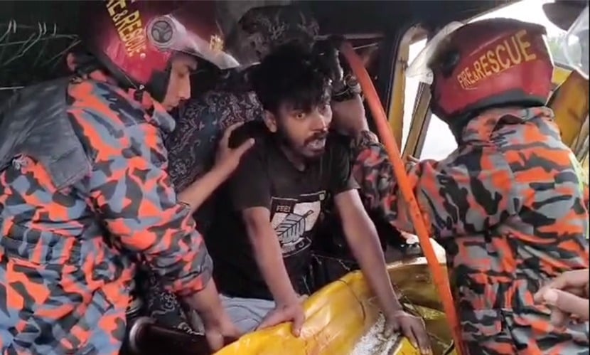 মুন্সীগঞ্জে বিকল ট্রাকে চলন্ত ট্রাকের ধাক্কা, নিহত ১