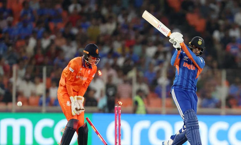 শূন্যের হ্যাটট্রিকে অভিষেকের লজ্জার রেকর্ড