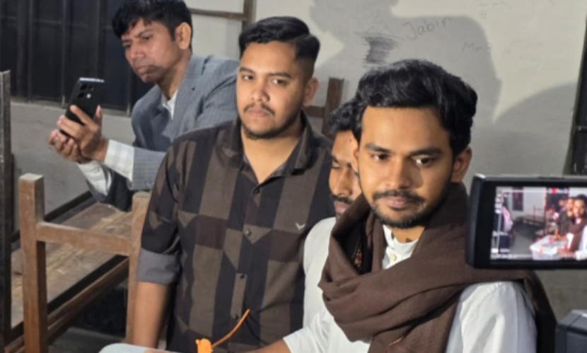 ভোট দিয়েছেন আসিফ মাহমুদ সজীব ভুঁইয়া