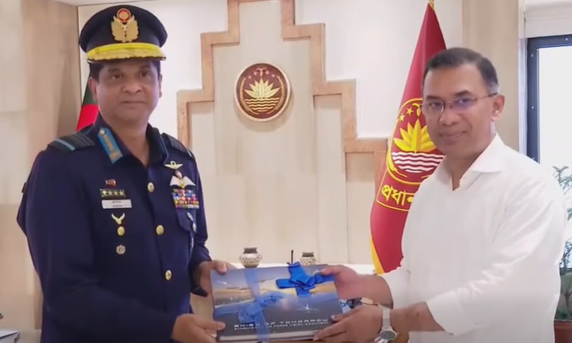 প্রধানমন্ত্রীর সঙ্গে বিমান বাহিনী প্রধানের সাক্ষাৎ