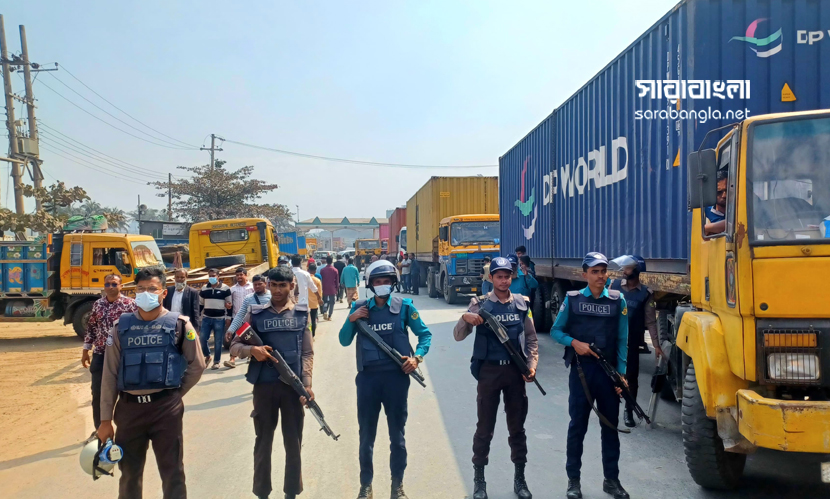 অনড় শ্রমিক-কর্মচারীরা, লাগাতার কর্মবিরতিতে পুরোপুরি অচল চট্টগ্রাম বন্দর
