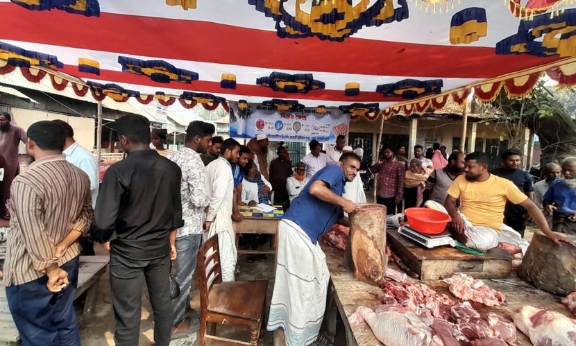 ‘জনতার বাজারে’ অর্ধেক দামে পণ্য বিক্রি বিএনপির