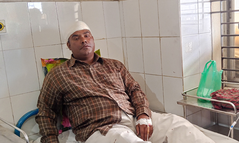চাঁদা না পেয়ে বাস কাউন্টার ম্যানেজারের মাথা ফাঁটাল দুর্বৃত্তরা