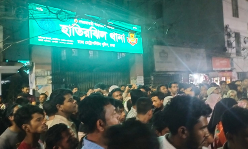 হাতিরঝিলে নিখোঁজের পর নির্মাণাধীন ভবনে শিশুর মরদেহ, থানা ঘেরাও