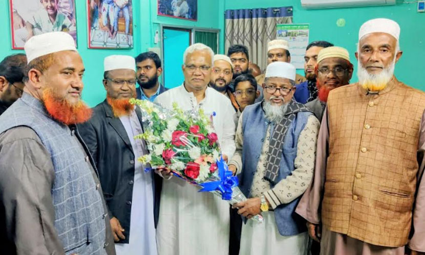 দিনাজপুর-৬: পরাজয় মেনে নিয়ে বিজয়ী প্রার্থীকে শুভেচ্ছা