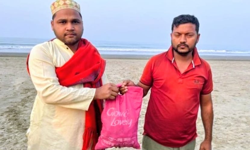 সৈকতে কাছিমের ১২০ ডিম উদ্ধার, বন বিভাগে হস্তান্তর