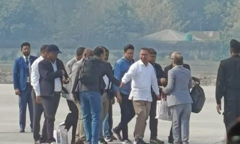 সৈয়দপুর বিমানবন্দরে পৌঁছেছেন তারেক রহমান