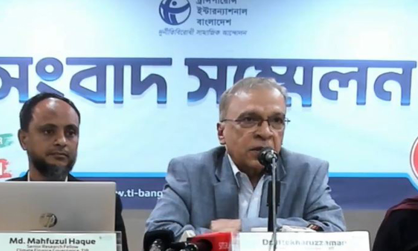 ইসি সাংবিধানিক দায়িত্ব ও ক্ষমতা প্রয়োগে দৃশ্যমান দুর্বলতা দেখাচ্ছে: টিআইবি