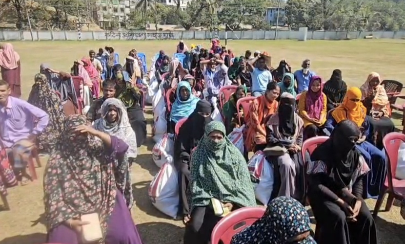 বান্দরবানে রমজান উপলক্ষ্যে সেনাবাহিনীর ইফতার সামগ্রী বিতরণ