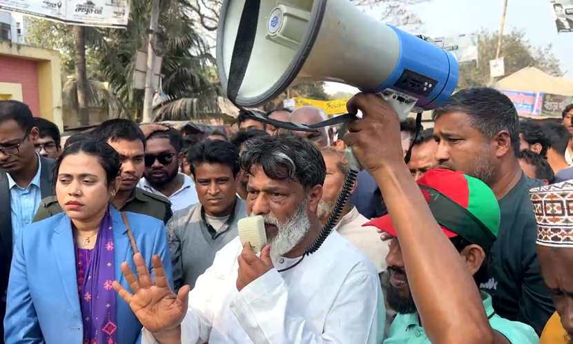 রংপুরে ভোট পুনর্গণনার দাবিতে বিএনপির সড়ক অবরোধ