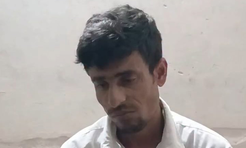 চলন্ত বাসে চবি ছাত্রীকে যৌন হয়রানি, অভিযুক্তকে পুলিশে সোপর্দ
