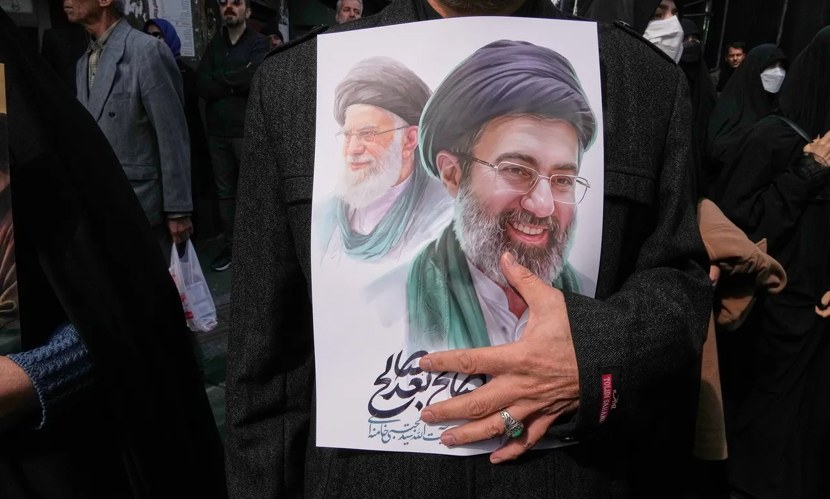 ইরানে সরকার পতনের ঝুঁকি নেই: মার্কিন গোয়েন্দা