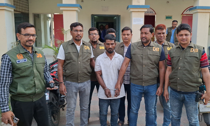 চাচার লালসার শিকার ভাতিজি, বাধা দেওয়ায় নিজের খালাকেও হত্যা!