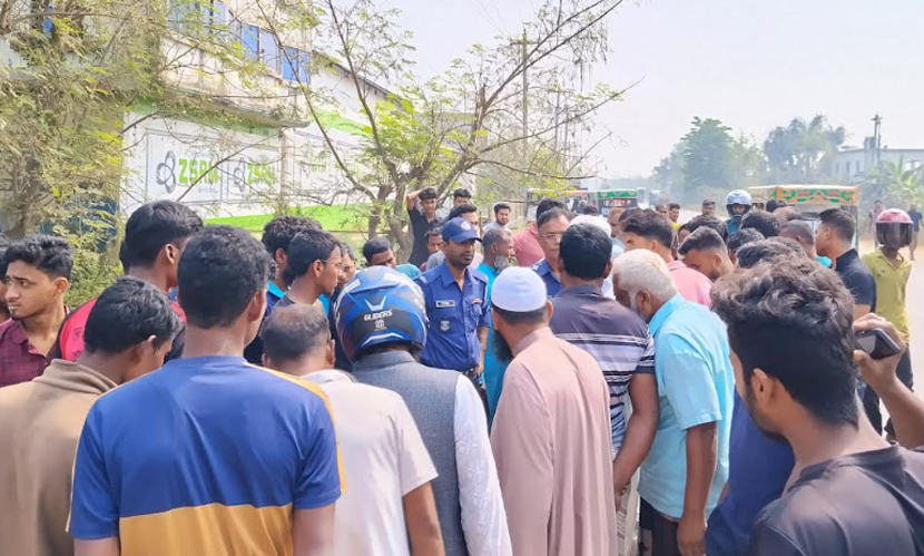 নওগাঁয় বাসের ধাক্কায় মোটসাইকেল আরোহী নিহত