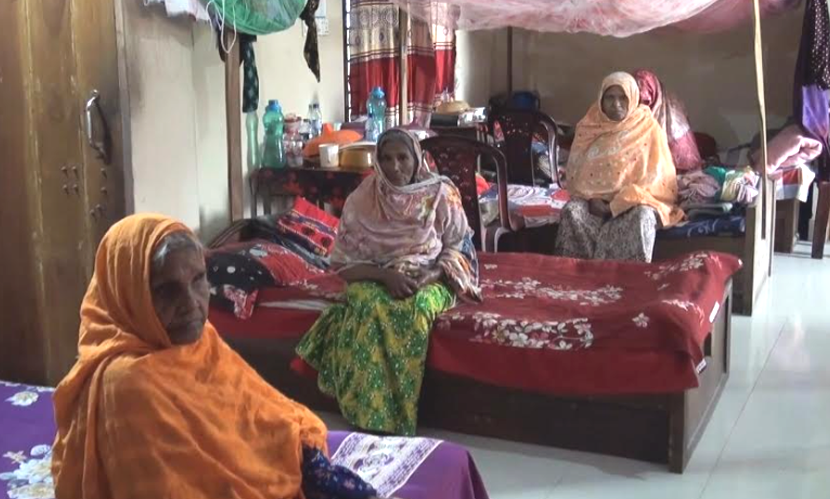 চাঁপাইনবাবগঞ্জে বৃদ্ধাশ্রমে বাড়ছে প্রবীণদের সংখ্যা, কমছে পারিবারিক বন্ধন