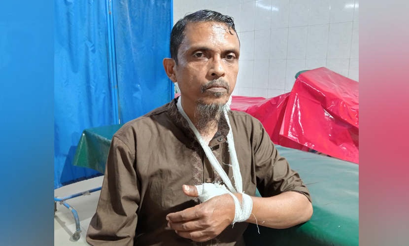 পিরোজপুরে চাঁদা না দেওয়ায় ব্যবসায়ীকে কুপিয়ে জখম, স্বর্ণালংকার ছিনতাই