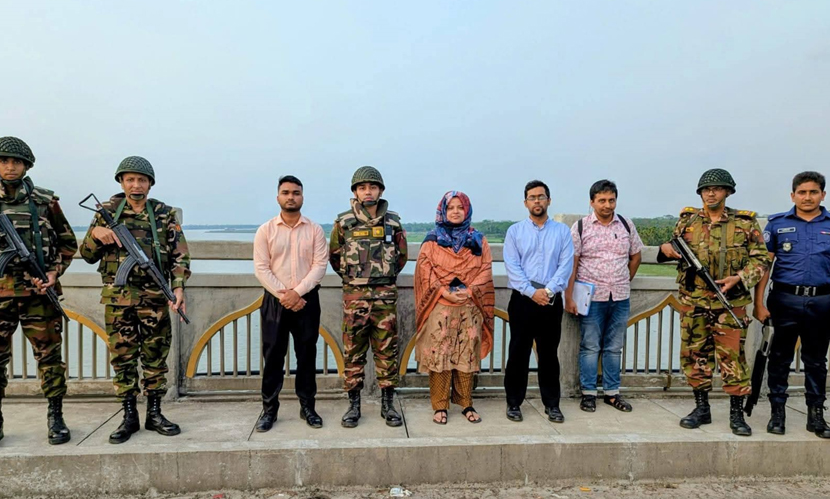 বেকুটিয়া ব্রিজে প্রশাসনের অভিযান, অতিরিক্ত ভাড়া আদায়ে বাসকে জরিমানা