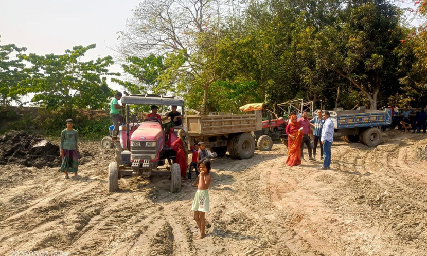 চৌগাছায় অনুমতি ছাড়া পুকুর খননে জরিমানা