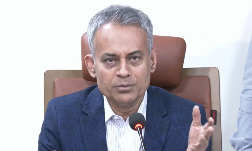 বাসডুবির ঘটনায় জড়িতদের দৃষ্টান্তমূলক শাস্তির আওতায় আনা হবে: নৌমন্ত্রী
