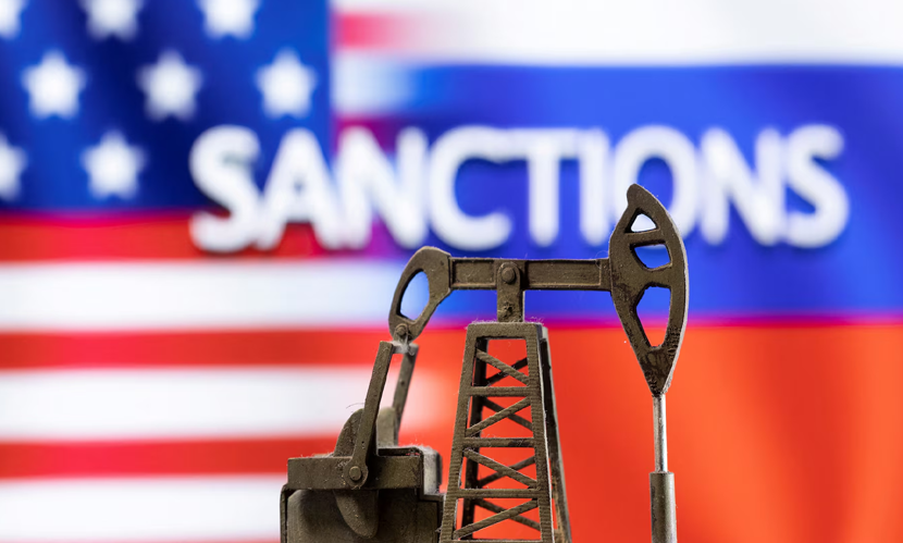 রাশিয়ার তেল বিক্রির ওপর দেওয়া নিষেধাজ্ঞা স্থগিত করল যুক্তরাষ্ট্র