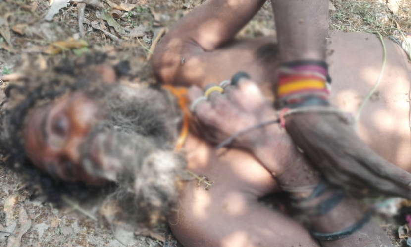 সাপাহারে আমবাগান থেকে অজ্ঞাত ব্যক্তির মরদেহ উদ্ধার