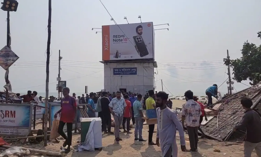 কলাতলী সৈকতে অবৈধ স্থাপনা উচ্ছেদ