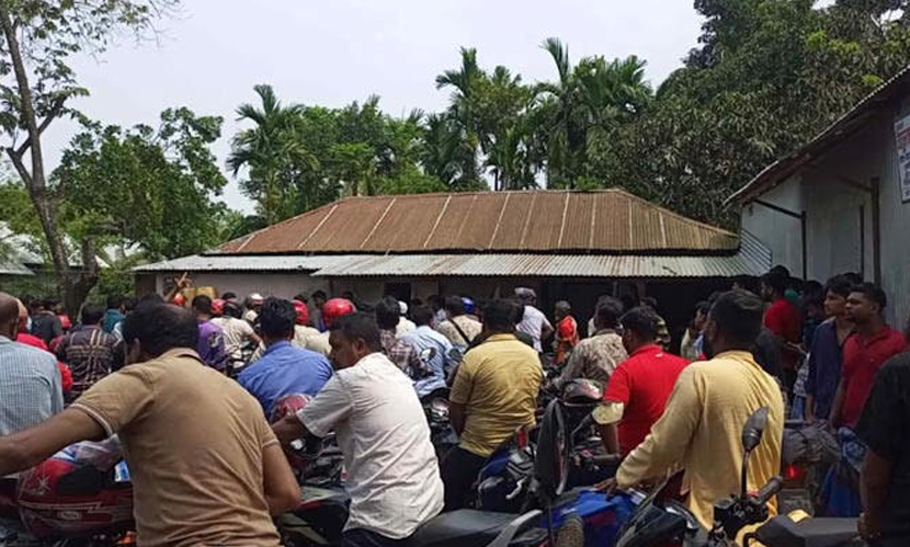 গাইবান্ধায় বেশি দামে তেল বিক্রি, পাম্প মালিকের বিরুদ্ধে ব্যবস্থা