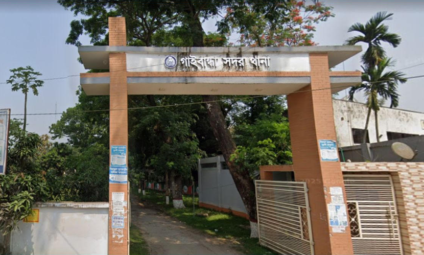 গাইবান্ধায় শিশুকে বাঁচাতে গিয়ে ট্রাক্টর চাপায় প্রাণ গেল গৃহবধূর