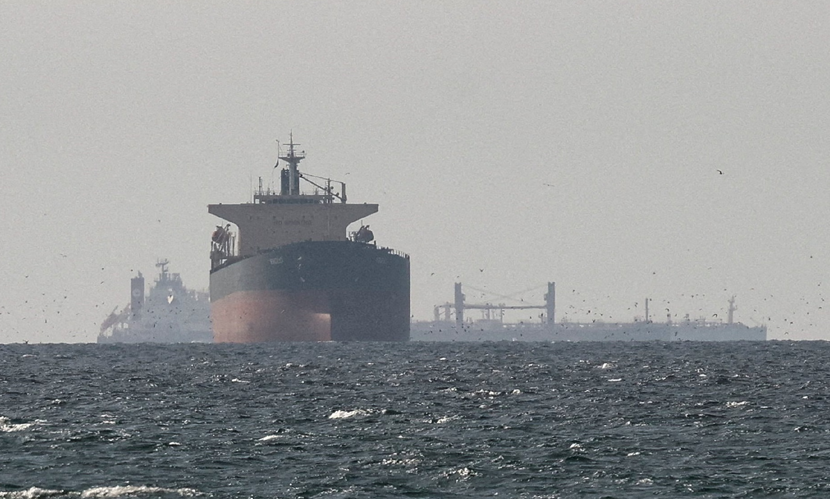 ২০ লাখ ব্যারেল তেলভর্তি কুয়েতি জাহাজে হামলা, সাগরে তেল ছড়িয়ে পড়ার আশঙ্কা