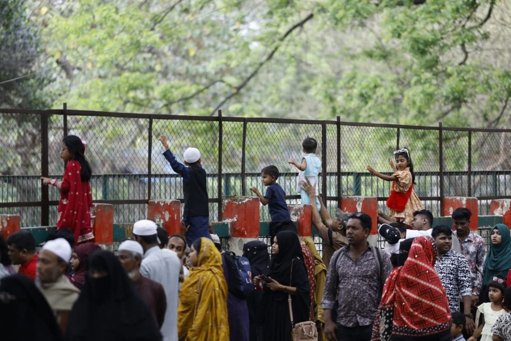 শিশুদের উচ্ছ্বাস ছিল চোখে পড়ার মতো। ছবি: সিনিয়র ফটোকরেসপন্ডেন্ট হাবিবুর রহমান।