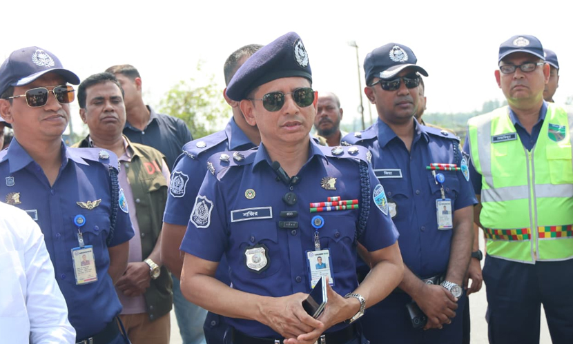ঈদ সামনে রেখে চট্টগ্রামে পুলিশের বাড়তি নজরদারি
