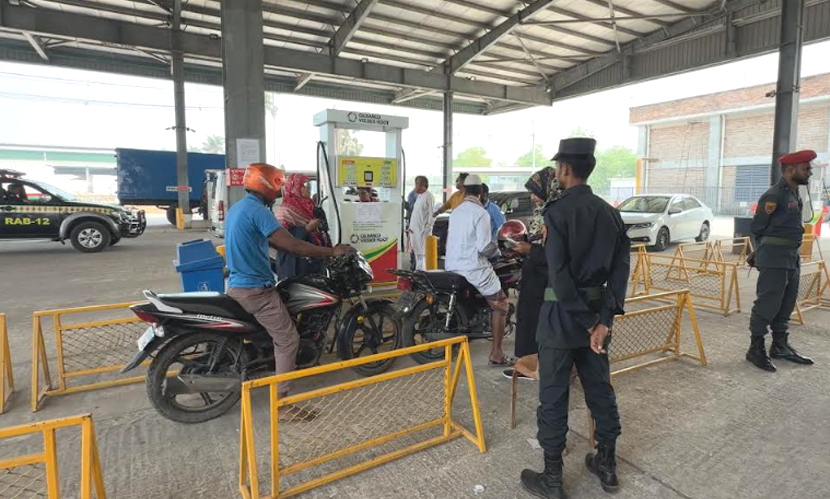 পাবনায় ফিলিং স্টেশনগুলোতে কাঙ্ক্ষিত ফুয়েল না পাওয়ার অভিযোগ ভোক্তাদের