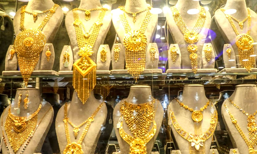 সোনার ভরিতে কমলো ৩ হাজার ২৬৬ টাকা