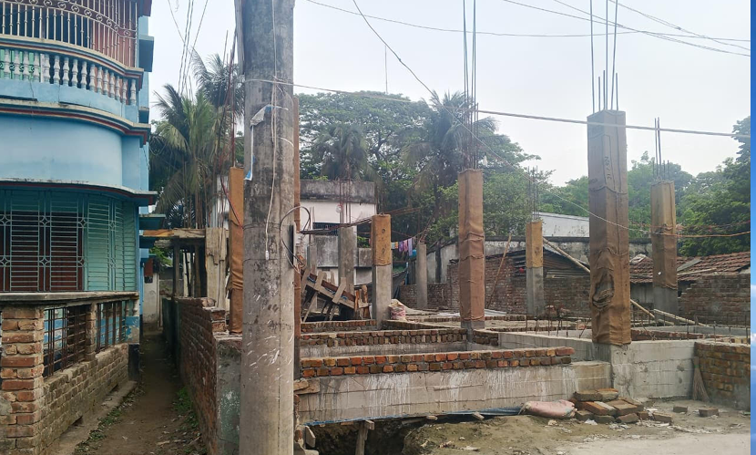 বেনাপোলে ১০ লাখ টাকা চাঁদা না দেওয়ায় বাড়ির নির্মাণ কাজে বাধা