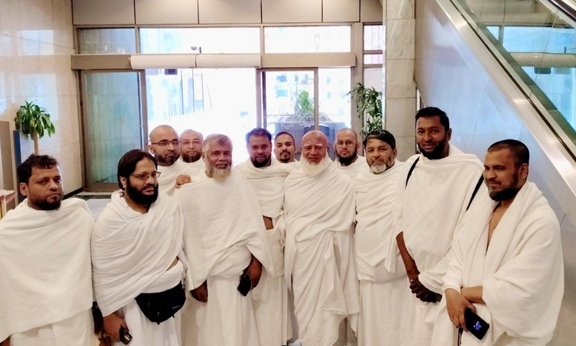 ওমরাহ পালন করেছেন জামায়াত আমির