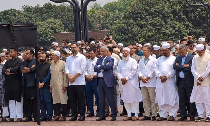 স্পিকারের স্ত্রী দিলারা হাফিজের প্রথম জানাজা অনুষ্ঠিত